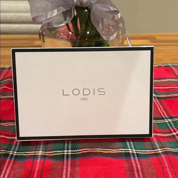 Lodis Medium Leather RFID Protection Wallet - Picture 2 of 6